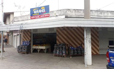 Venta 2 Locales Comerciales Sobre Lote de 200Mts.   en Haedo   Buen Estado
