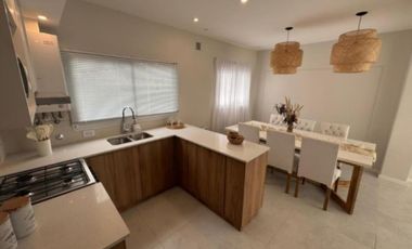 Casa en venta - 3 Dormitorios 2 Baños - Mar del Plata