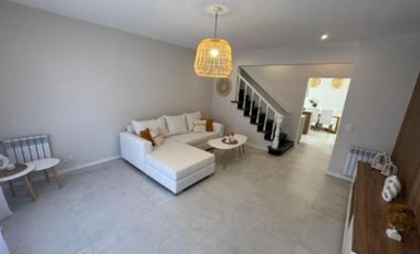 Casa en venta - 3 Dormitorios 2 Baños - Mar del Plata