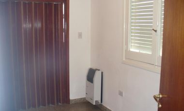 PH en alquiler - 3 dormitorios 1 baño - 80 mts 2 totales  - La Plata