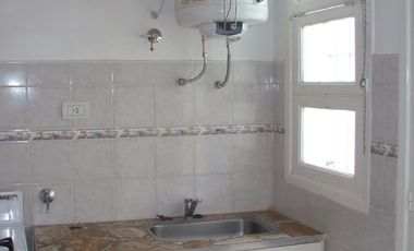 PH en alquiler - 3 dormitorios 1 baño - 80 mts 2 totales  - La Plata