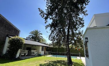 Casa en Alquiler Temporario en San Isidro, Boulogne Sur Mer - 8 Ambientes