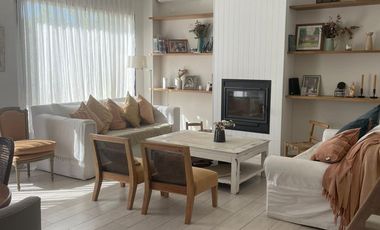 Casa en Alquiler Temporario en San Isidro, Boulogne Sur Mer - 8 Ambientes