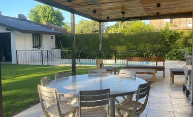 Casa en Alquiler Temporario en San Isidro, Boulogne Sur Mer - 8 Ambientes