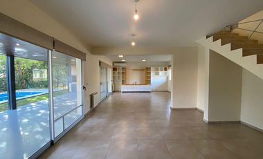 Los Cerezos - Valle Escondido,  Espectacular Casa de 3 Dormit 3 Bños Cochera p/4 Autos c/ Piscina!