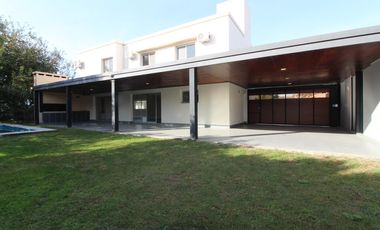 Los Cerezos - Valle Escondido,  Espectacular Casa de 3 Dormit 3 Bños Cochera p/4 Autos c/ Piscina!