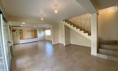 Los Cerezos - Valle Escondido,  Espectacular Casa de 3 Dormit 3 Bños Cochera p/4 Autos c/ Piscina!