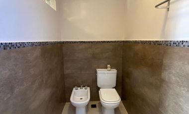 Los Cerezos - Valle Escondido,  Espectacular Casa de 3 Dormit 3 Bños Cochera p/4 Autos c/ Piscina!