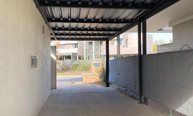 Los Cerezos - Valle Escondido,  Espectacular Casa de 3 Dormit 3 Bños Cochera p/4 Autos c/ Piscina!