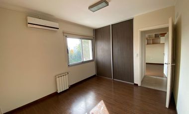 Los Cerezos - Valle Escondido,  Espectacular Casa de 3 Dormit 3 Bños Cochera p/4 Autos c/ Piscina!