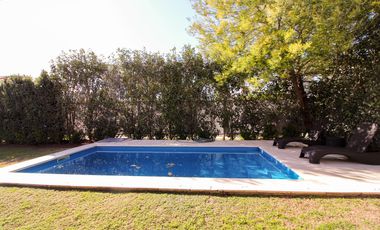 Los Cerezos - Valle Escondido,  Espectacular Casa de 3 Dormit 3 Bños Cochera p/4 Autos c/ Piscina!