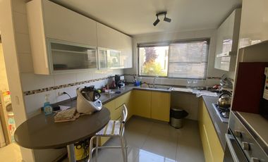 Estupenda casa en venta en Condominio Los Nogales , en Santa Elena, ubicada en Chicureo Norte en la comuna de Colina.
