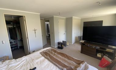 Estupenda casa en venta en Condominio Los Nogales , en Santa Elena, ubicada en Chicureo Norte en la comuna de Colina.