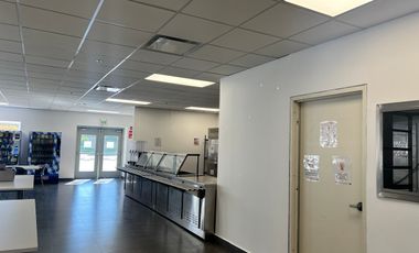 Nave industrial con servicio logístico integral