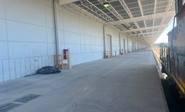 Nave industrial con servicio logístico integral