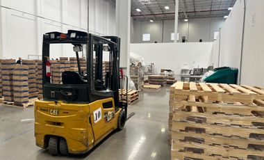 Nave industrial con servicio logístico integral