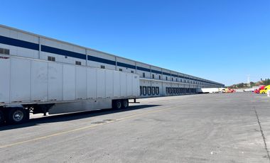 Nave industrial con servicio logístico integral