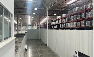 Nave industrial con servicio logístico integral