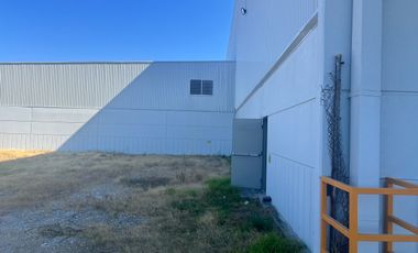 Nave industrial con servicio logístico integral