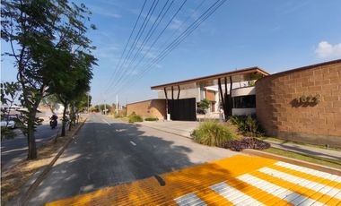 CASA NUEVA EN COTO PRIVADO CEDAR CON JARDIN, SAHUAYO MICHOACAN