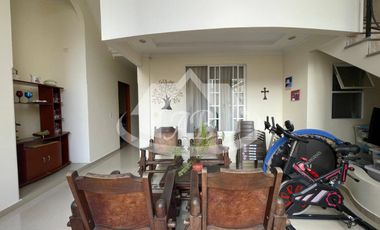 CASA EN VENTA BARRIO CASTELLANA|9410