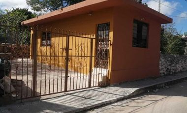 CASA PARA REMODELAR EN VENTA EN ESQUINA, EN EL PUEBLO MAGICO DE IZAMAL.