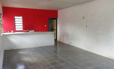 CASA PARA REMODELAR EN VENTA EN ESQUINA, EN EL PUEBLO MAGICO DE IZAMAL.