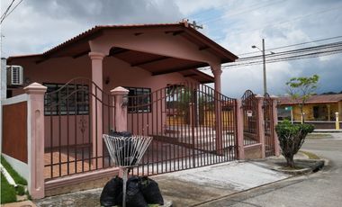 CASA REMODELADA 3 RECAMARAS EN BRISAS DEL GOLF