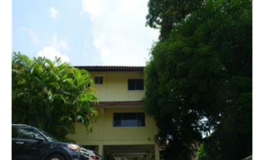 CASA DUPLEX REMODELADA 269M2 EN ALBROOK