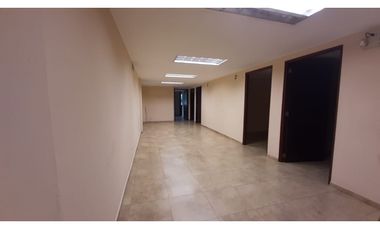 LOCAL/OFICINA 167 M2 MAS PATIO MARBELLA