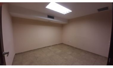 LOCAL/OFICINA 167 M2 MAS PATIO MARBELLA