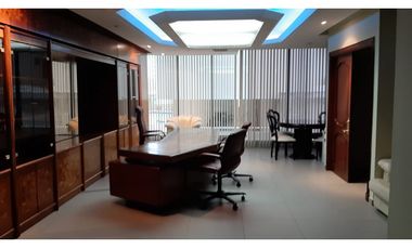 OFICINA  229 M2 EN OBARRIO. PH OMEGA MANTENIMIENTO INCLUIDO