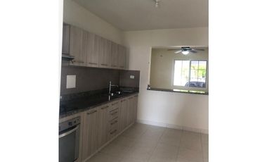 CASA EN QUINTAS DE VERSALLES 4 REC