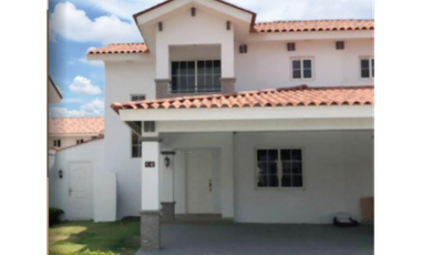 CASA EN QUINTAS DE VERSALLES 4 REC