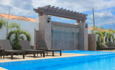 CASA EN QUINTAS DE VERSALLES 4 REC