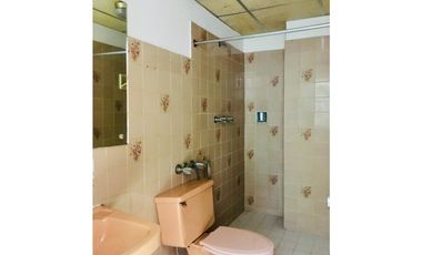 OFICINA 74m2, FRENTE AL CENTRO COMERCIAL  EL DORADO, PLAZA CENTRO