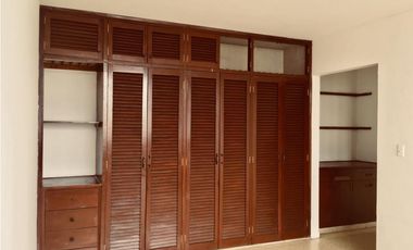 OFICINA 165 m2, FRENTE AL CENTRO COMERCIAL  EL DORADO, PLAZA CENTRO