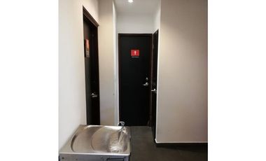 LOCAL DE 1.000 M2  EN FERNANDEZ DE CORDOBA VISTA HERMOSA