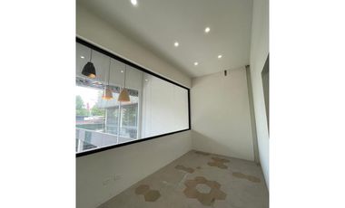 LOCAL DE 106 M2 EN SAN FRANCISCO, EN LA EXCELENTE PLAZA F69