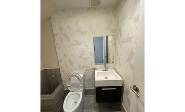 LOCAL DE 106 M2 EN SAN FRANCISCO, EN LA EXCELENTE PLAZA F69