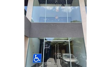 LOCAL DE 106 M2 EN SAN FRANCISCO, EN LA EXCELENTE PLAZA F69