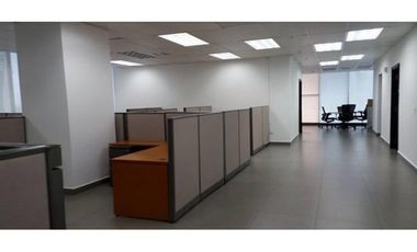 OFICINA 190 M² EQUIPADA EN CALLE 50, EDIF. OFFICE ONE (TORRE BANISI)
