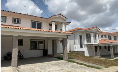 CASA VERSALLES OESTE COSTA VERDE 265m2 TERRENO. MODELO TOLEDO