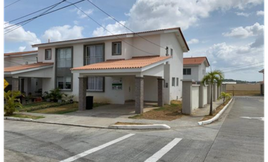 CASA VERSALLES OESTE COSTA VERDE 265m2 TERRENO. MODELO TOLEDO