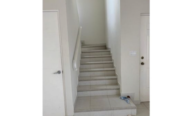 CASA VERSALLES OESTE COSTA VERDE 265m2 TERRENO. MODELO TOLEDO