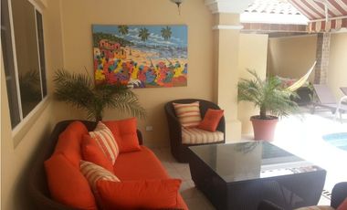 CASA DE 551M2 CONSTRUCCIÓN CON PISCINA EN BRISAS DEL GOLF, VILLA ALTA