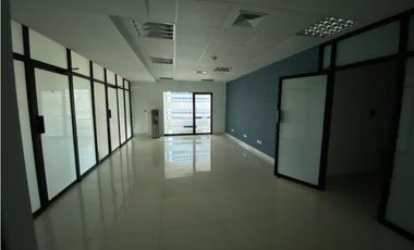 OFICINA AMOBLADA O VACIA 110M2, EN TOWERBANK, CALLE 50