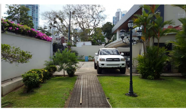 CASA  EN ALQUILER/VENTA EN ALTOS DEL GOLF, SAN FRANCISCO