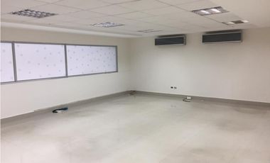 ALQUILER OFICNA/LOCAL EN PLANTA BAJA 500M2  BELLA VISTA, PH BLUE PARK