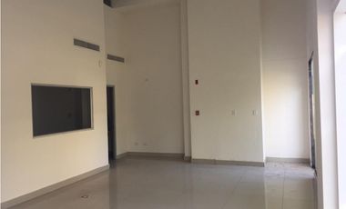 ALQUILER OFICNA/LOCAL EN PLANTA BAJA 500M2  BELLA VISTA, PH BLUE PARK